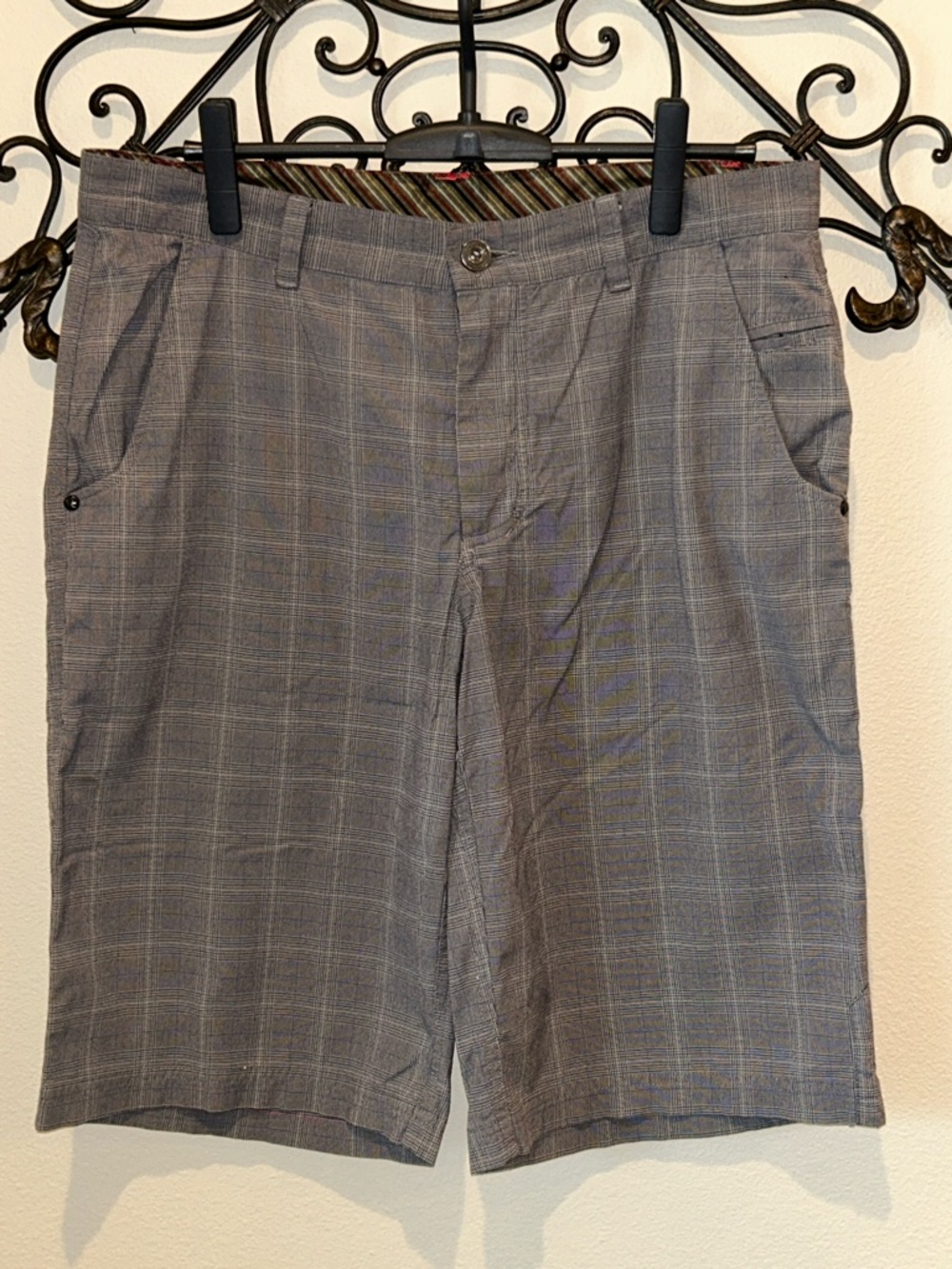 LULULEMON PLAID SHORTS 12" INSEAM SHORTS SIZE 36